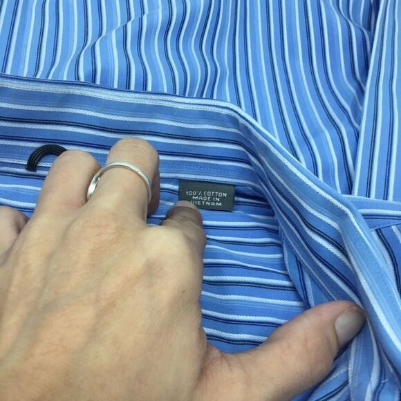 Kenneth Cole Reaction Striped Button Down (H8) - Picture 6 of 6